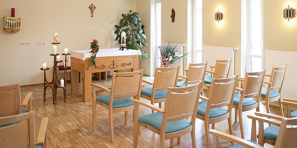 Das Pflegeheim Ampfing verfügt über einen eigenen Andachtsraum