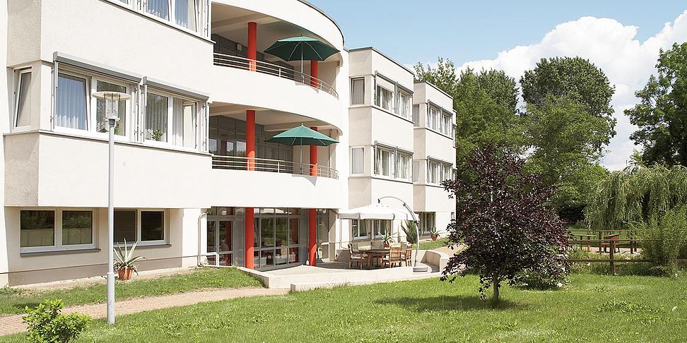 as Pflegeheim Bitterfeld in der Frontalansicht