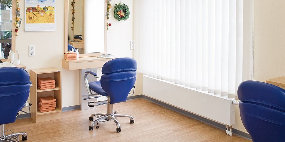 Der Friseursalon gehoert zur Ausstattung im Pflegheim Seligenstadt