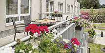 Auf der schönen Terrasse im betreutes_Wohnen Mücke kann man es sich gut gehen lassen.