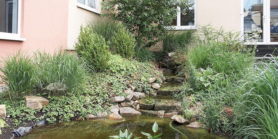 Das Pflegeheim Nuertingen mit seinem idyllischen Garten