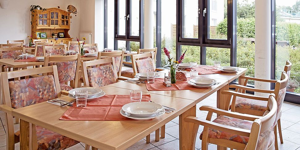 Das einladende und stilvolle Restaurant im Pflegeheim Rastow Haus Achterfeld
