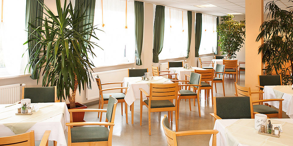 Das einladende und stilvolle Restaurant im Pflegeheim Meerane Haus Hoehenweg