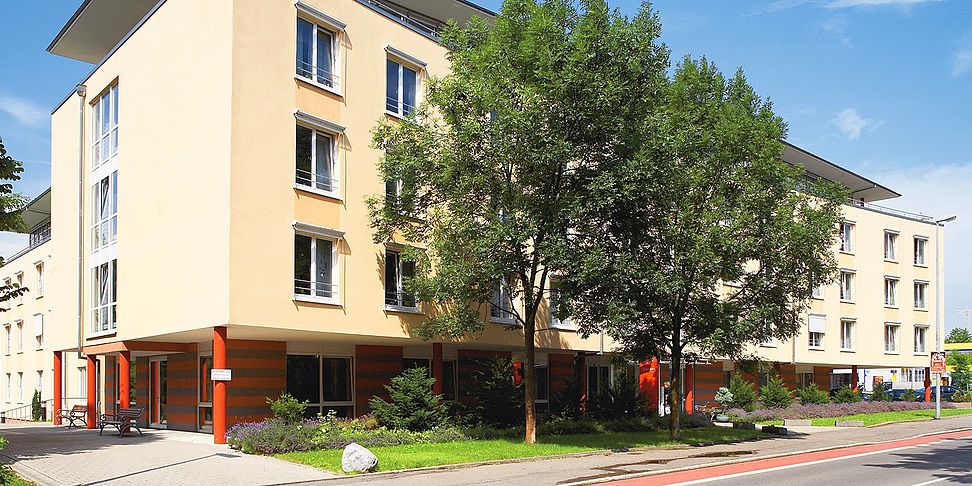 Das Pflegeheim Nuertingen in der Frontalansicht