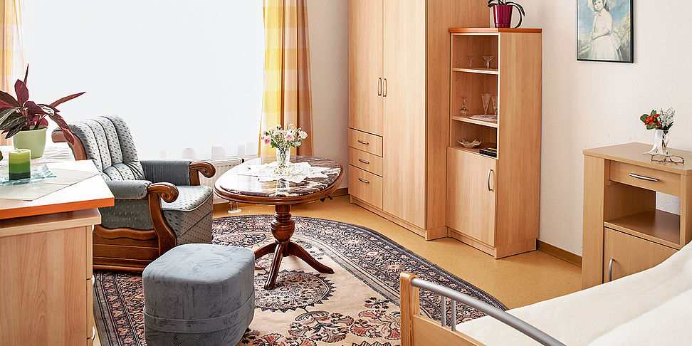 Pflegeheim Stavenhagen - Ihr schoenes Zimmer im neuen Zuhause