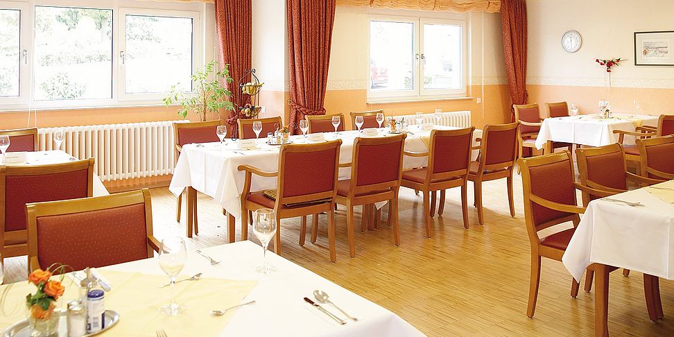 Einladende und stilvolle Restaurant im Pflegeheim Kuenzell