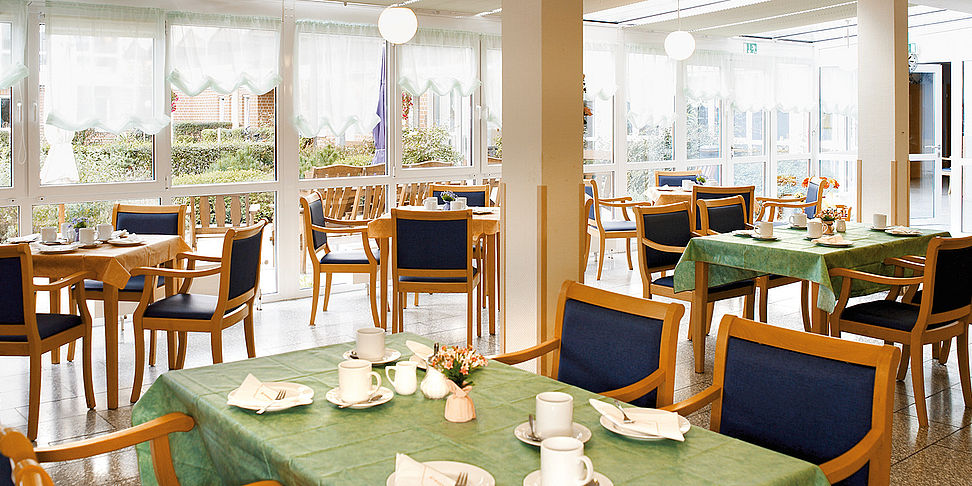 Das einladende und stilvolle Restaurant im Pflegeheim Schwedt