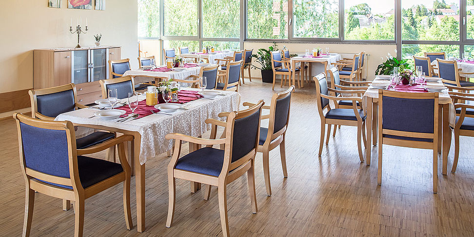 Das einladende und stilvolle Restaurant im Pflegeheim Herzogenaurach