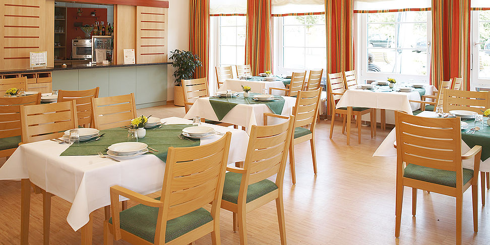 Das einladende und stilvolle Restaurant im Pflegeheim Weisswasser
