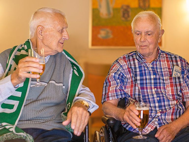 Männerfreundschaften gibt es im Kursana Pflegeheim