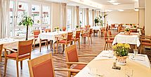 Das einladende und stilvolle Restaurant im Pflegeheim Bruchkoebel