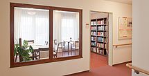 Das Pflegeheim Dreieich bietet seinen Bewohnern eine Bibliothek