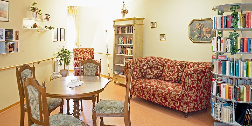 In der Bibliothek des Pflegeheims Bad Lauterberg findet jeder Bewohner ein Buch