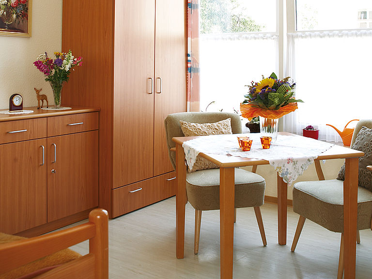 Pflegeheim Guben - Ihr schienen Zimmer im neuen Zuhause