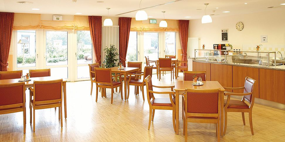 Einladende und stilvolle Restaurant im Pflegeheim Kuenzell