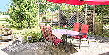 Kaffee und Kuchen auf der Terrasse im betreuten Wohnen in Meerane Haus Hoehenweg