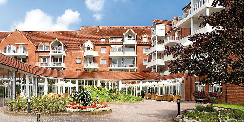 Betreutes Wohnen – Die Kursana Residenz Wedel in der Frontalansicht
