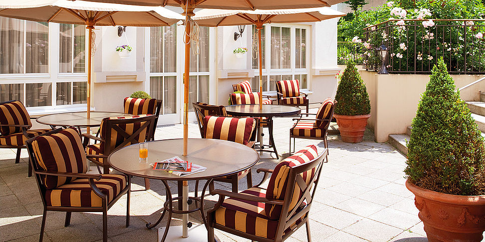 Frische Luft auf der Terrasse im betreuten Wohnen Wiesbaden