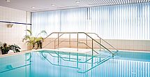 Verschiedene Gesundheits-Kurse im Schwimmbad des Pflegeheims Berlin - Landsberger Tor