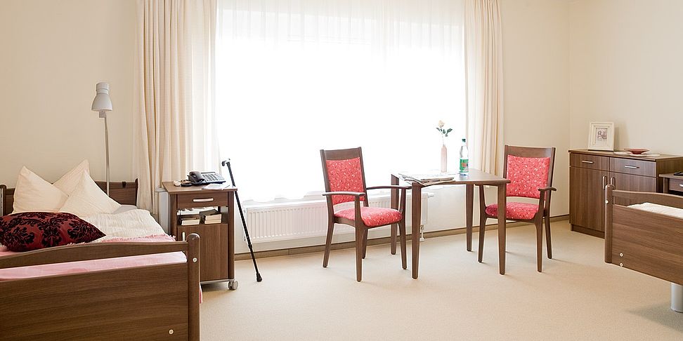 Pflegeheim Seligenstadt mit Beispielgrundriss Doppelzimmer-Komfortzimmer