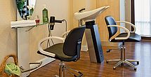 Ein eigener Friseur im Seniorenheim Koenigstein