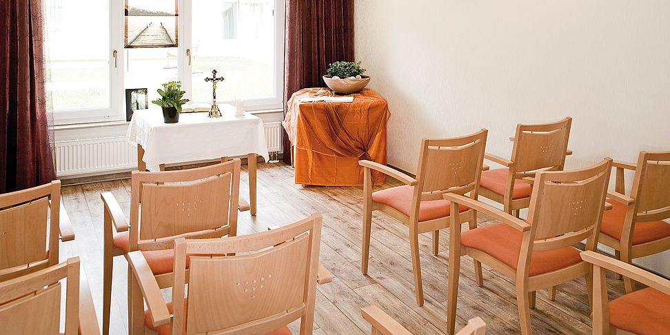 Das Pflegeheim Kaiserslautern verfuegt ueber einen eigenen Andachtsraum.