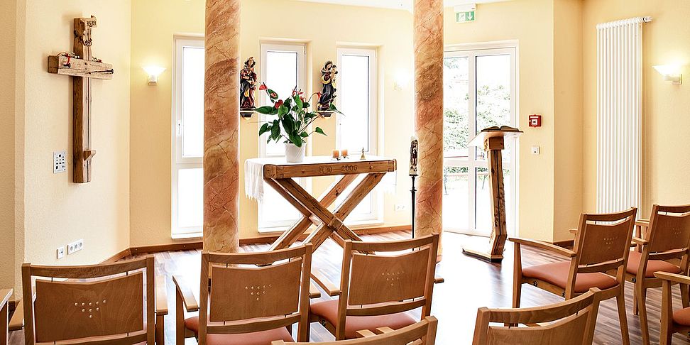 Das Pflegeheim Lappersdorf verfügt über einen Andachtsraum